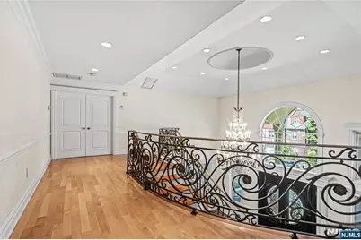 512 Winterburn Grove, Cliffside Park, NJ 07010 - Photo 13