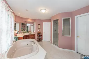 37 Thomas, Wayne, NJ 07470 - Photo 23