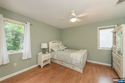 37 Thomas, Wayne, NJ 07470 - Photo 25