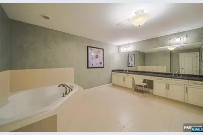 1302 The Plaza 1302 #1302, Tenafly, NJ 07670 - Photo 19