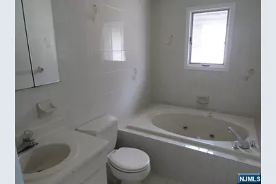 33 Maple Avenue Bb #BB, South Hackensack Township, NJ 07606 - Photo 15