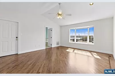 119 Panorama Drive 119 #119, Edgewater, NJ 07020 - Photo 17