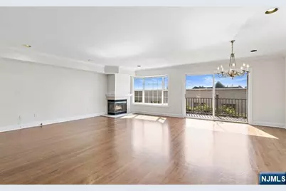 119 Panorama Drive 119 #119, Edgewater, NJ 07020 - Photo 3
