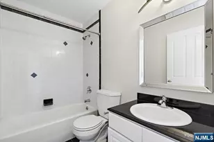 119 Panorama Dr 119, Edgewater, NJ 07020 - Photo 27