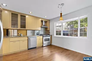 119 Panorama Dr 119, Edgewater, NJ 07020 - Photo 15