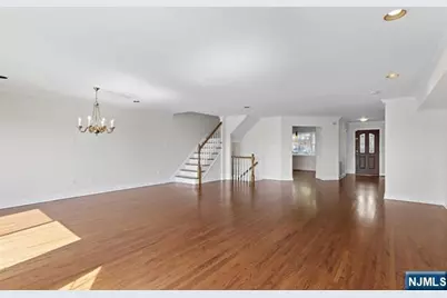 119 Panorama Drive 119 #119, Edgewater, NJ 07020 - Photo 9