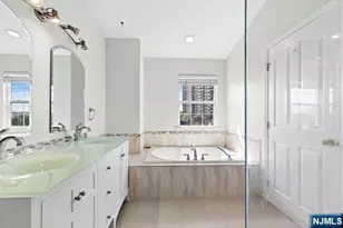 119 Panorama Dr 119, Edgewater, NJ 07020 - Photo 23