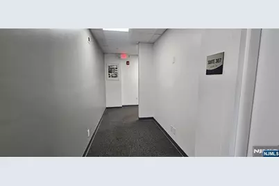972 Broad Street Floor 3 #Floor 3, Newark, NJ 07102 - Photo 15