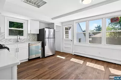 292 Louis Street 1Fl #1FL, Hackensack, NJ 07601 - Photo 3