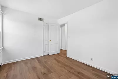 292 Louis Street 1Fl #1FL, Hackensack, NJ 07601 - Photo 13