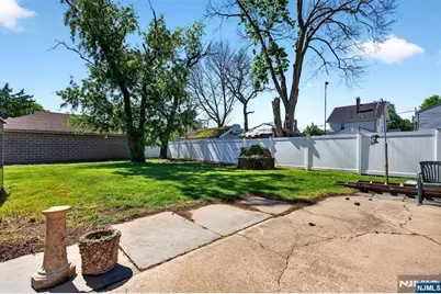 292 Louis Street 1Fl #1FL, Hackensack, NJ 07601 - Photo 17