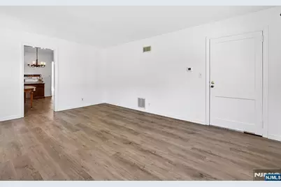 292 Louis Street 1Fl #1FL, Hackensack, NJ 07601 - Photo 5