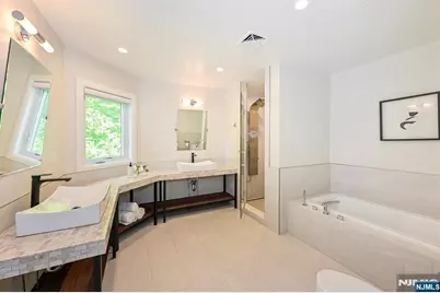655 Floyd Street, Englewood Cliffs, NJ 07632 - Photo 13
