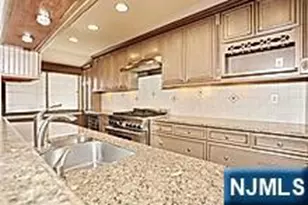 12 Danbury Ct 12A, Washington Township, NJ 07676 - Photo 5