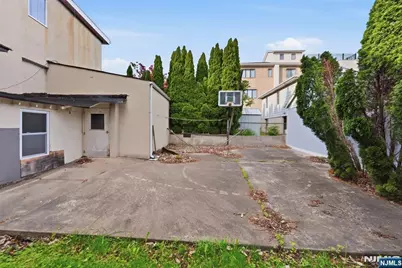 388 Highland Avenue, Cliffside Park, NJ 07010 - Photo 11