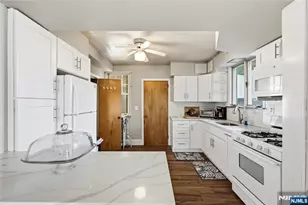 388 Highland Ave, Cliffside Park, NJ 07010 - Photo 23