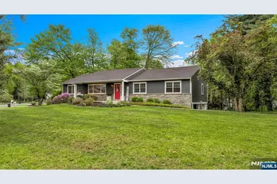 468 Manchester Way, Wyckoff Township, NJ 07481 - Photo 3