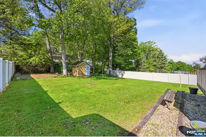 90 McNomee Street, Oakland, NJ 07436 - Photo 31
