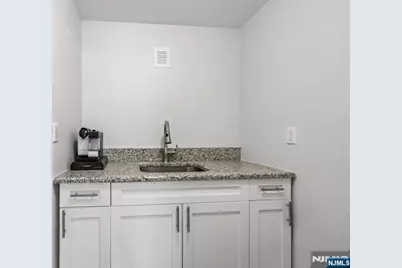330 New York Avenue B #B, Fort Lee, NJ 07024 - Photo 41