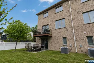 330 New York Ave B, Fort Lee, NJ 07024 - Photo 43