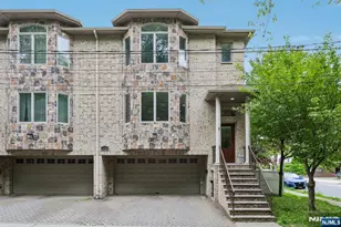 330 New York Ave B, Fort Lee, NJ 07024 - Photo 3
