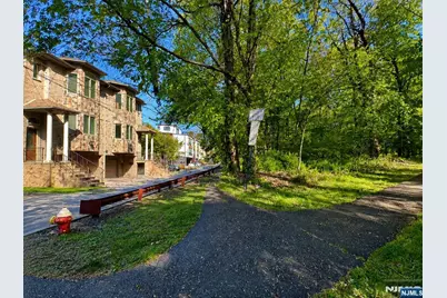 330 New York Avenue B #B, Fort Lee, NJ 07024 - Photo 45