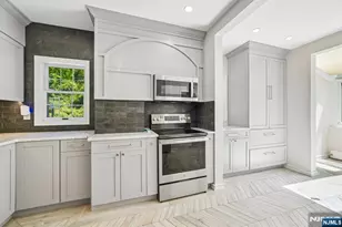 42 Hillside Ave, Upper Saddle River, NJ 07458 - Photo 13