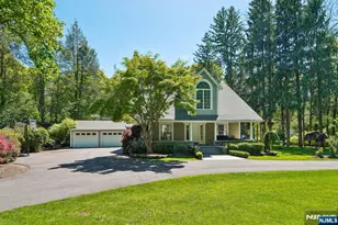 42 Hillside Ave, Upper Saddle River, NJ 07458 - Photo 3