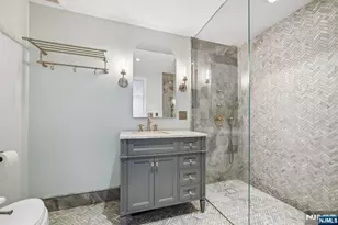 42 Hillside Ave, Upper Saddle River, NJ 07458 - Photo 21
