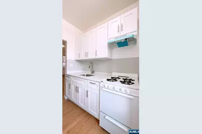 2700 John F Kennedy Boulevard 302 #302, Jersey City, NJ 07306 - Photo 11
