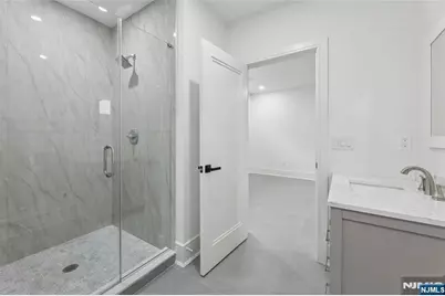 311 Farview Avenue, Paramus, NJ 07652 - Photo 47