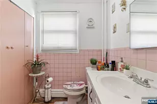 144-146 Pearsall, Jersey City, NJ 07305 - Photo 17