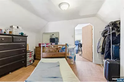 144-146 Pearsall, Jersey City, NJ 07305 - Photo 19