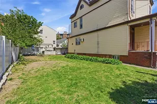 144-146 Pearsall, Jersey City, NJ 07305 - Photo 29