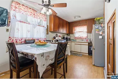 144-146 Pearsall, Jersey City, NJ 07305 - Photo 7