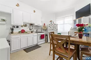144-146 Pearsall, Jersey City, NJ 07305 - Photo 13