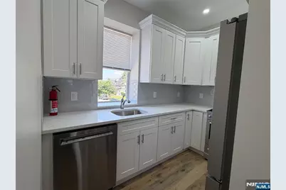 49 Summit Avenue 2 #2, Lyndhurst Township, NJ 07071 - Photo 25