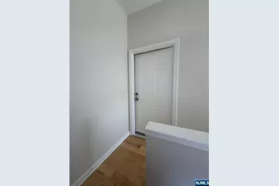 49 Summit Avenue 2 #2, Lyndhurst Township, NJ 07071 - Photo 27