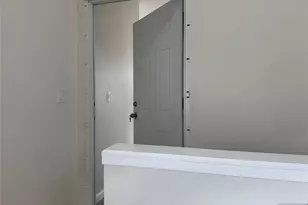 49 Summit Ave 2, Lyndhurst Township, NJ 07071 - Photo 25