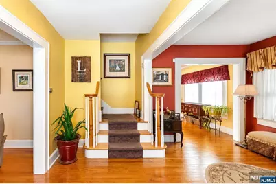 7 Wayland Drive, Verona, NJ 07044 - Photo 3