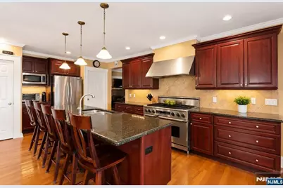 7 Wayland Drive, Verona, NJ 07044 - Photo 9