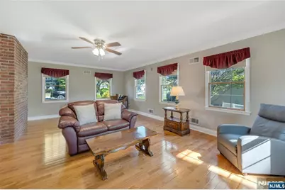 678 Millbrook Road, River Edge, NJ 07661 - Photo 17