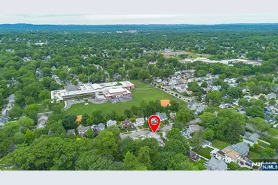 874 Elm Avenue, River Edge, NJ 07661 - Photo 31