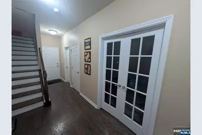 7 Eisenhower Lane, Wood Ridge, NJ 07075 - Photo 7