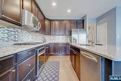 7 Eisenhower Lane, Wood Ridge, NJ 07075 - Photo 13