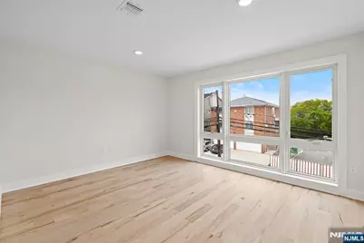 332 12th Street B #B, Palisades Park, NJ 07650 - Photo 17