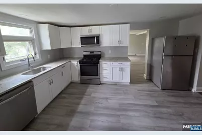 104 River Street 1st Floor #1st floor, East Rutherford, NJ 07073 - Photo 5