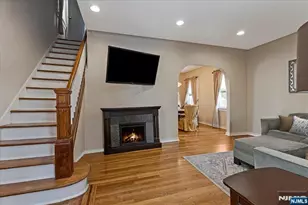 136 Cedar St, Cliffside Park, NJ 07010 - Photo 3