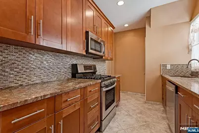 136 Cedar Street, Cliffside Park, NJ 07010 - Photo 7