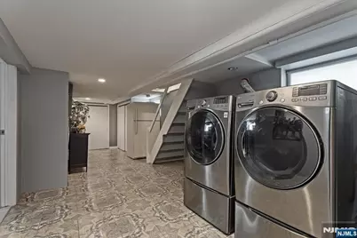 136 Cedar Street, Cliffside Park, NJ 07010 - Photo 17